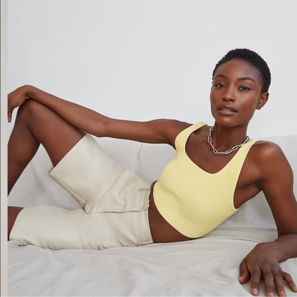 Aritzia Babaton Adrian Vegan Leather Shorts - Picture 2 of 13